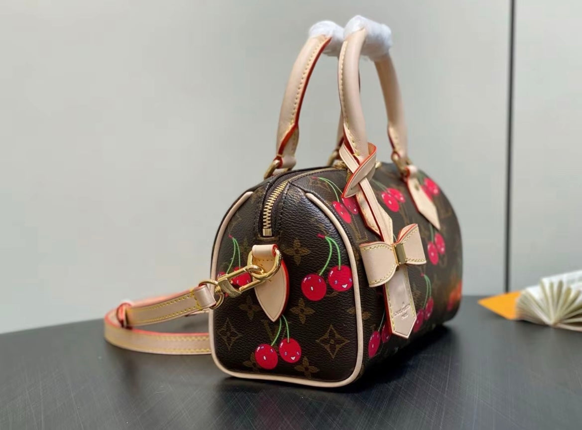 🌟 L- Cherry Keychain: Cute + Luxury, All in One 🍒✨