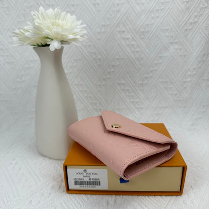 L-Luxurious Fashion Wallet – Sophisticated and Functional