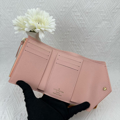 L-Luxurious Fashion Wallet – Sophisticated and Functional