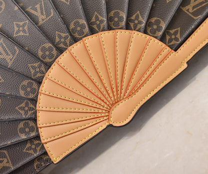 Elegant Fan-Shaped Leather Crossbody Bag