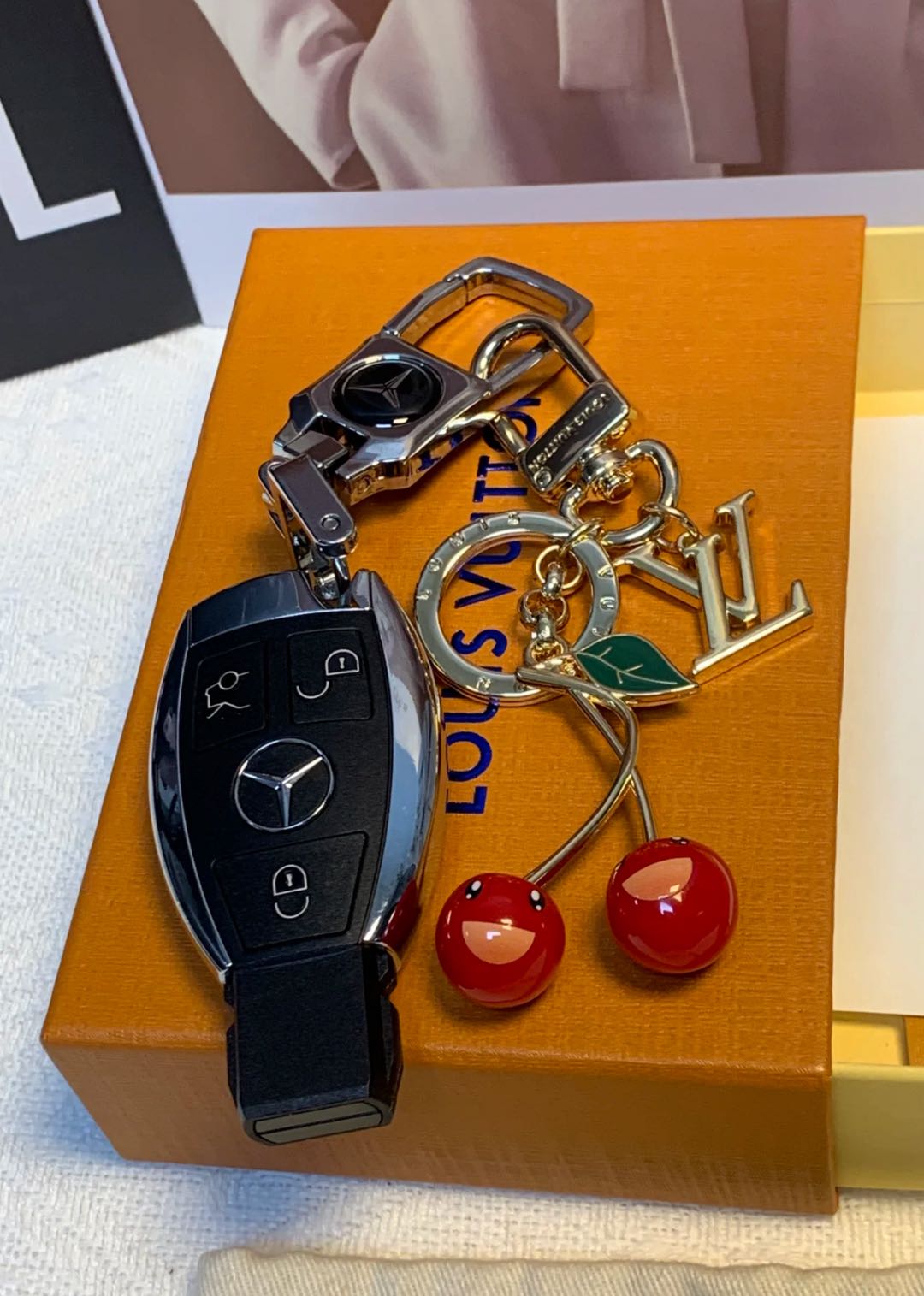 🌟 L- Cherry Keychain: Cute + Luxury, All in One 🍒✨
